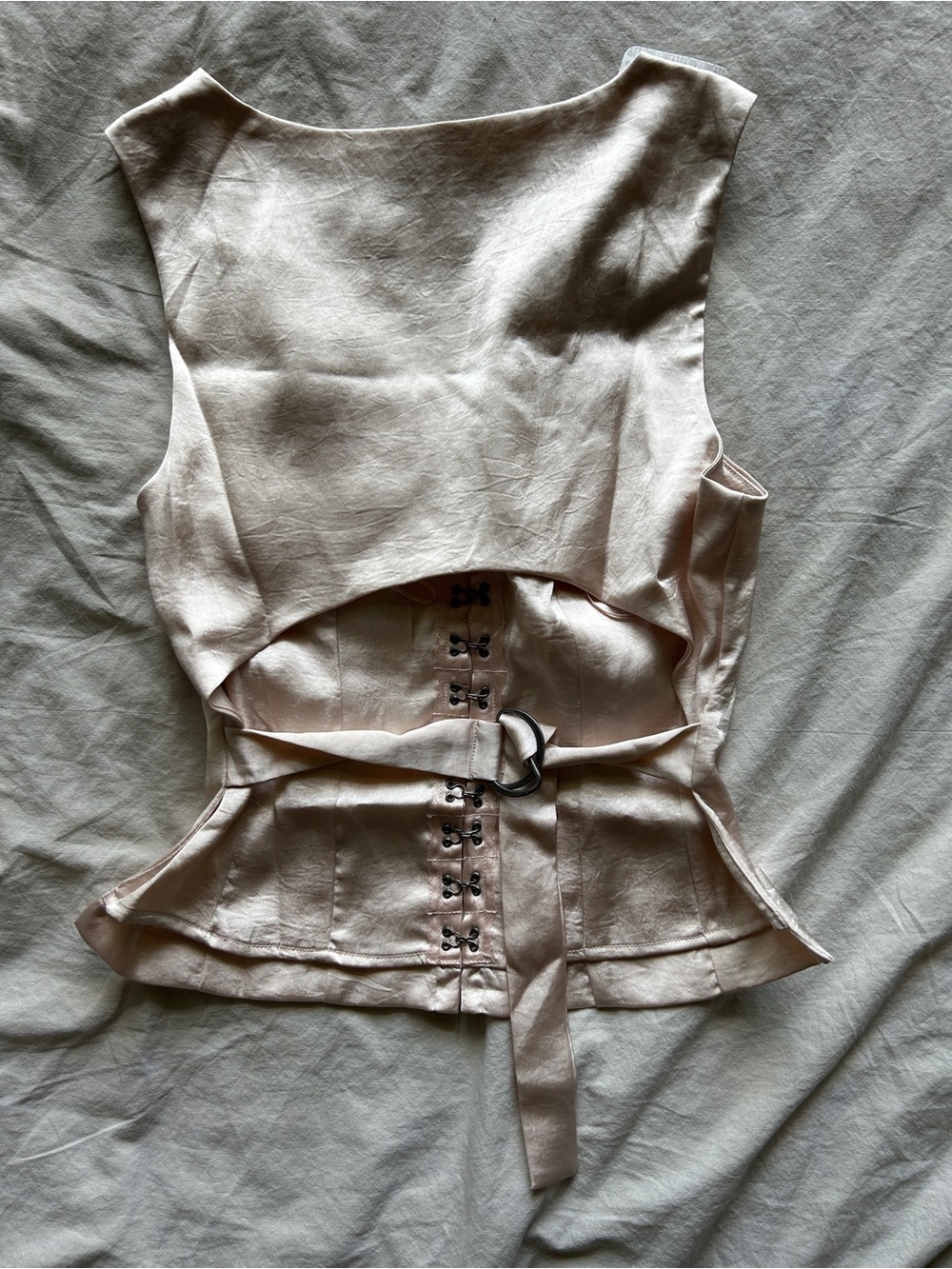 Free People Sleeveless Satin Peplum Top in Light Beige NWT - Picture 3 of 3